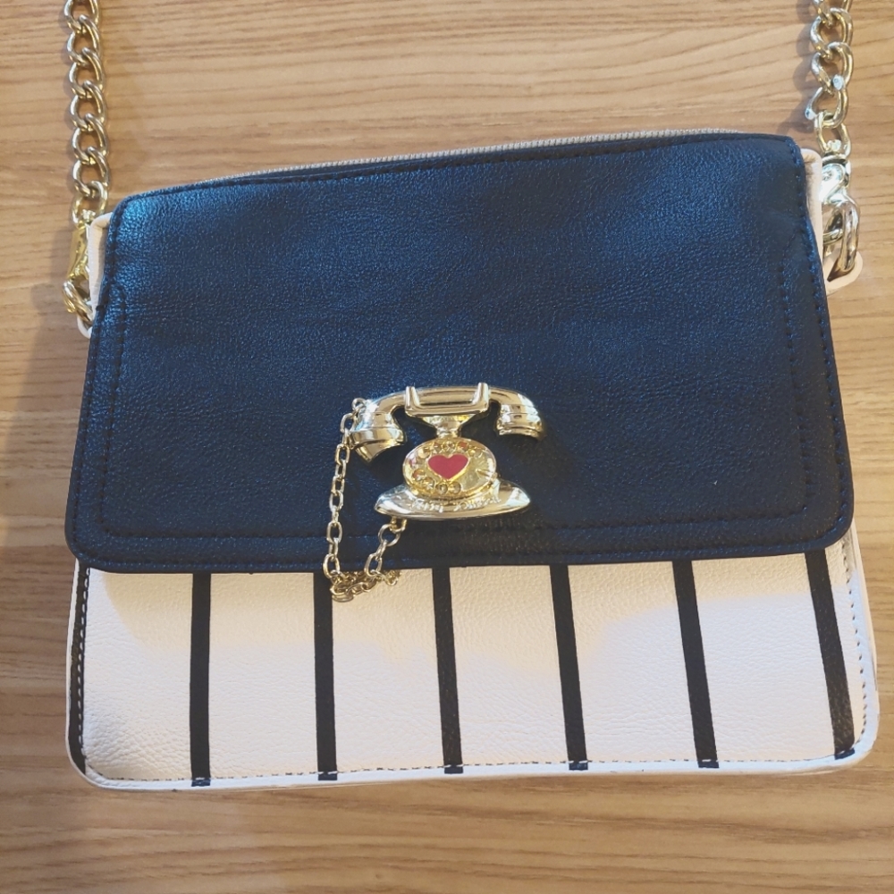 Betsey Johnson "Call Me" telephone crossbody handbag - Excellent Condition 👜💝